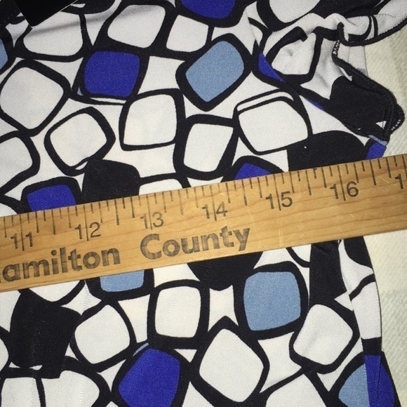 J.T.B. geometric pattern print short sleeve scoop neck top - Picture 10 of 11